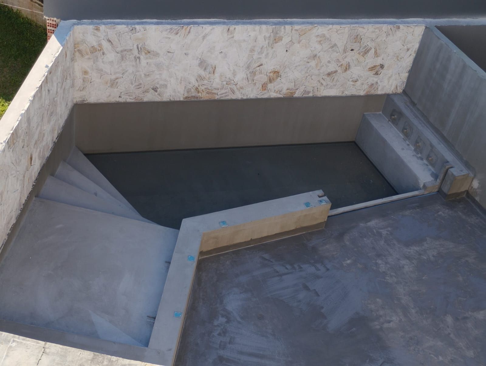 Piscina uso comum