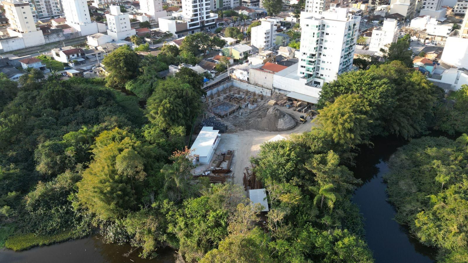 Apartamento à venda em itapema, meia praia, com 3 quartos, 1