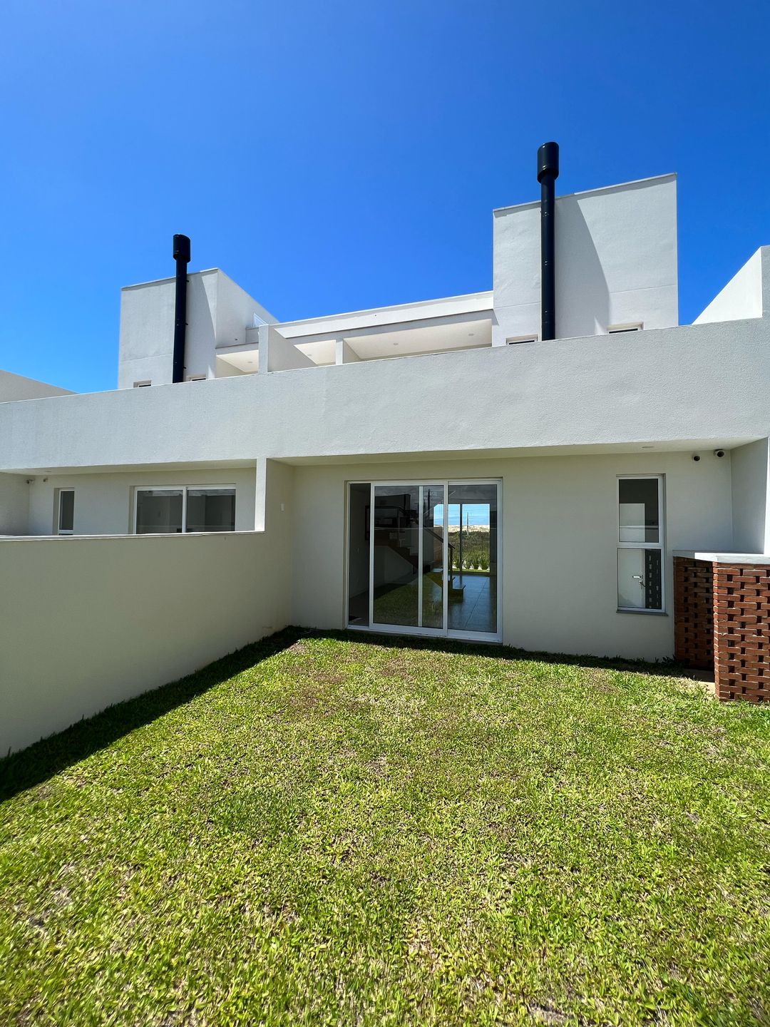 Blue House / Geminado Passo de Torres