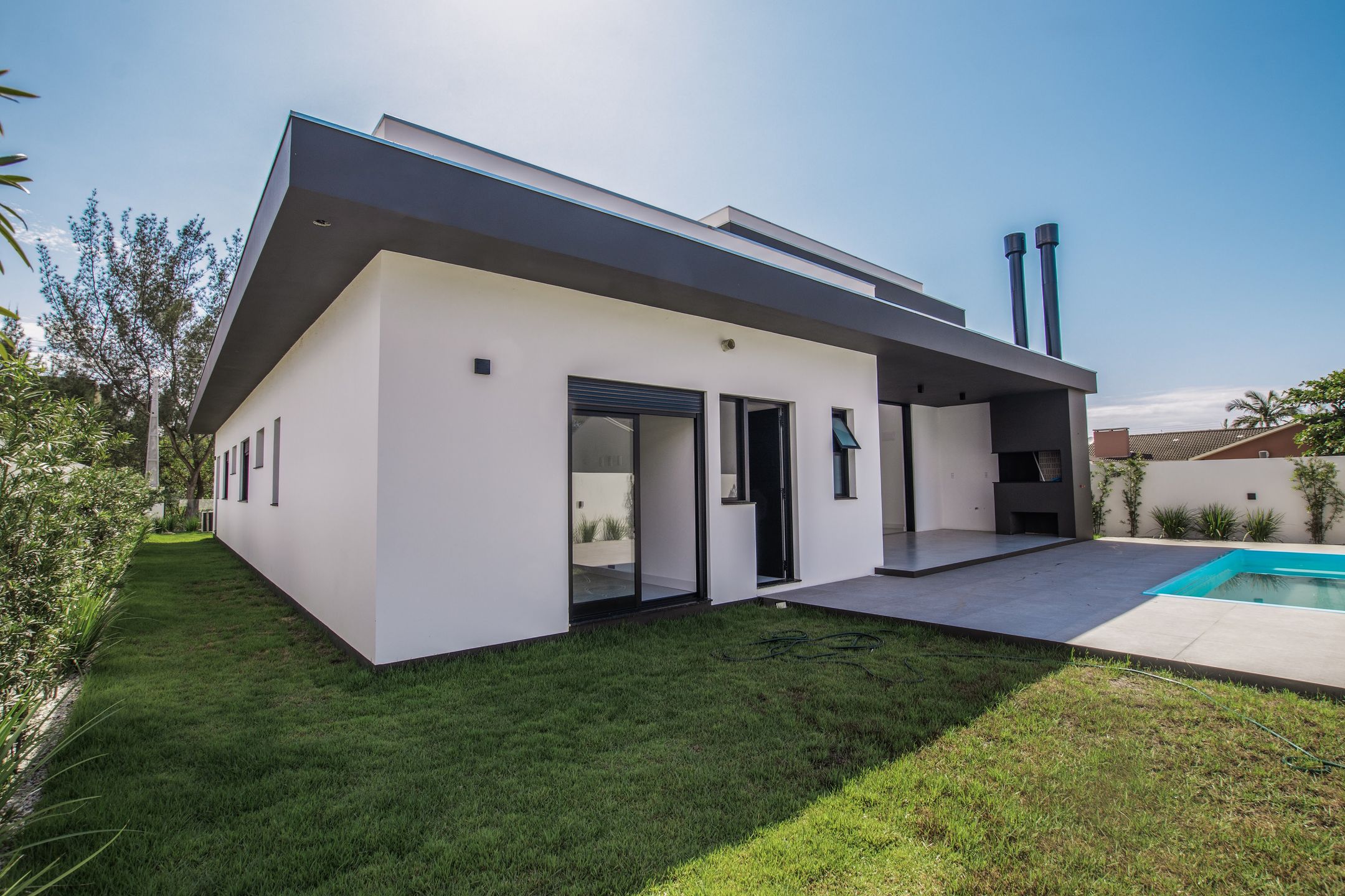 Casa à venda com 4 quartos, 274m² - Foto 2