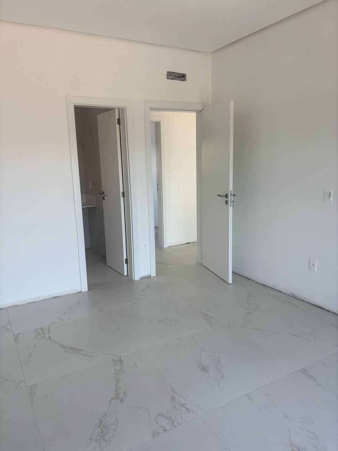 Suíte frente com sacada