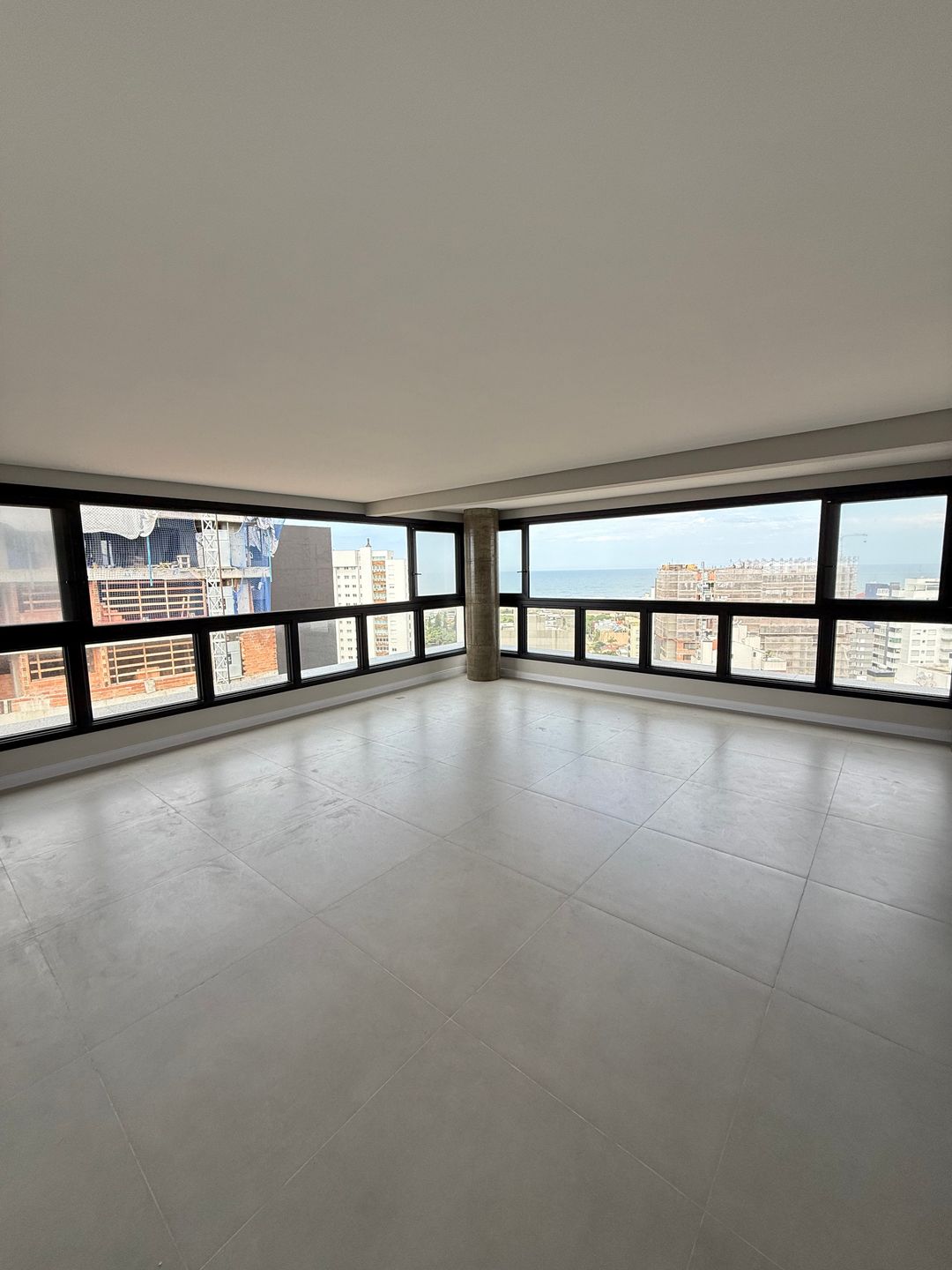 Ed. Ibiza - Apto 1602/box10