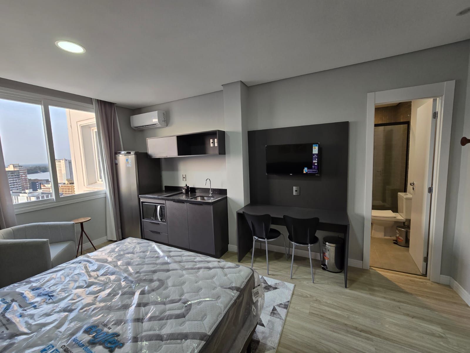  - Flat à venda em Porto Alegre, Centro Histórico, com 1 quarto, 30m²