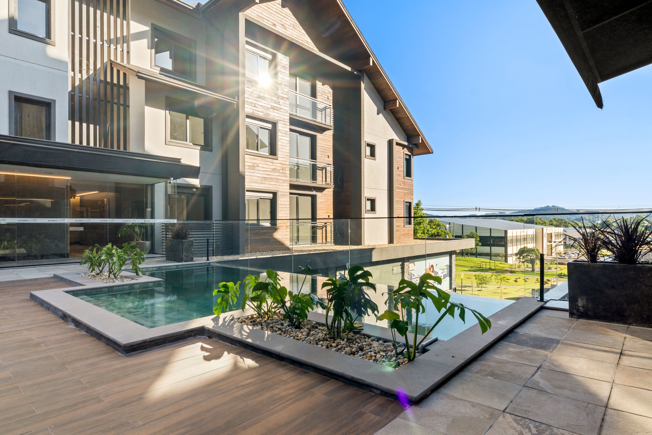  - Apartamento à venda em Gramado, Vale das Montanhas, com 2 quartos, 62.21m²