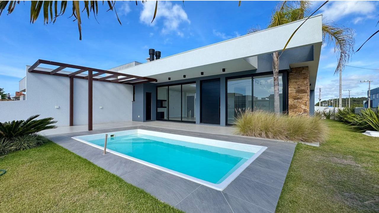 Casa à venda com 3 quartos, 200m² - Foto 1