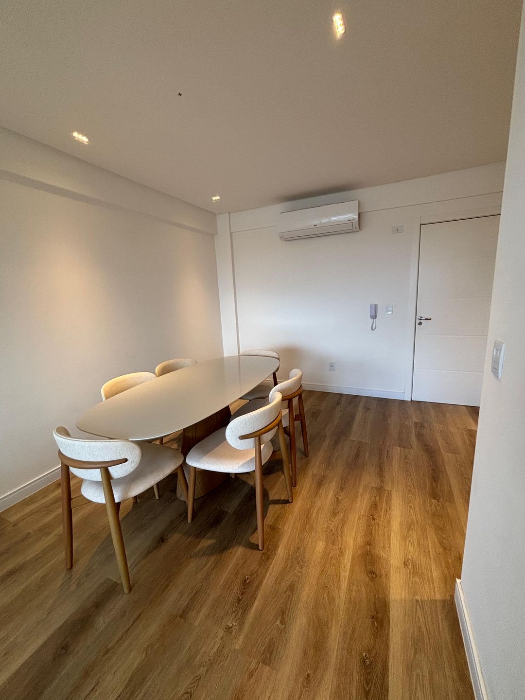 Apartamento de 2 quartos, 81m² no bairro Igra Sul, em Torres | Eu Corretor