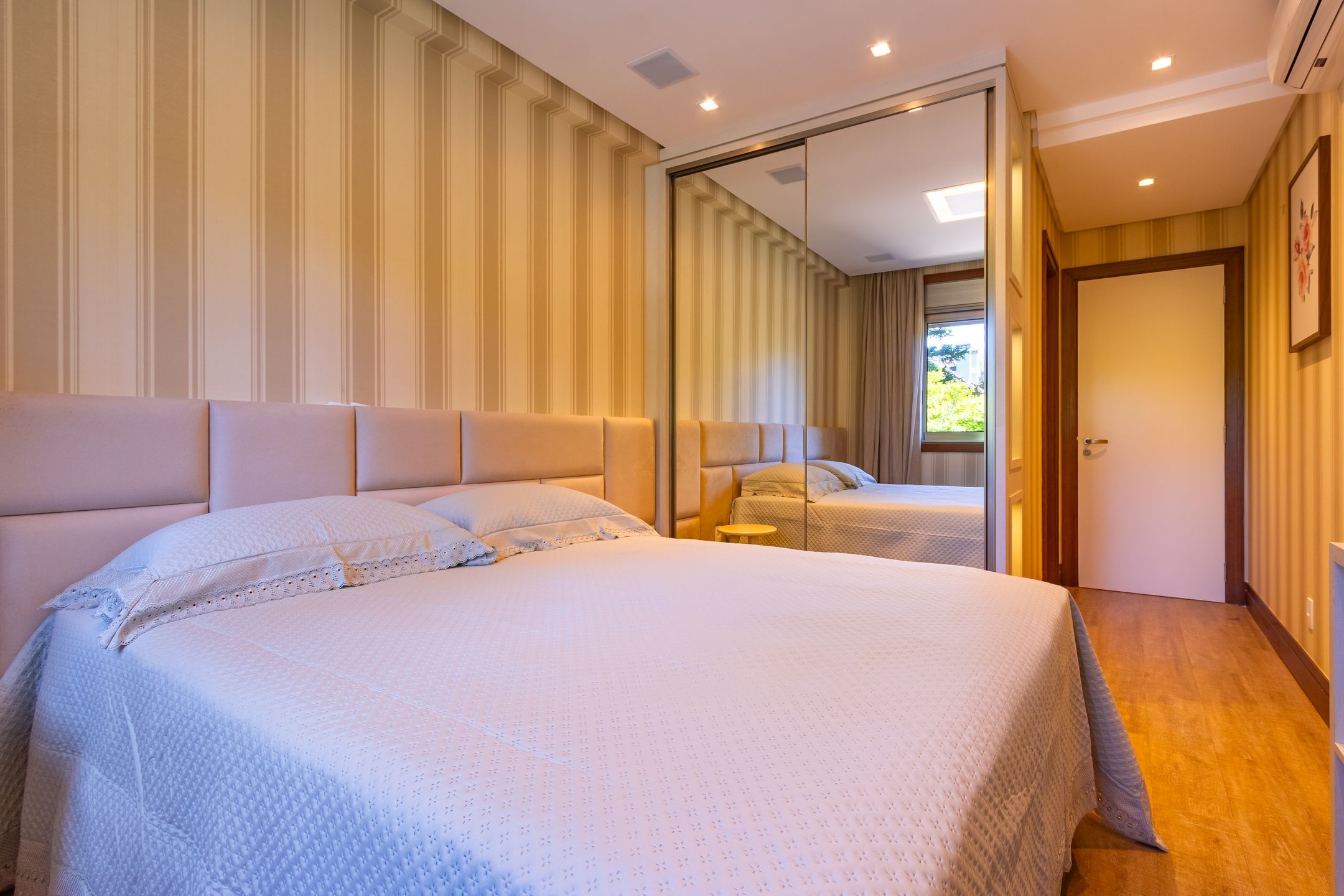 Recanto Das Rosas - Apartamento 104 - Torre Palomino - 3 Vagas de Garagem