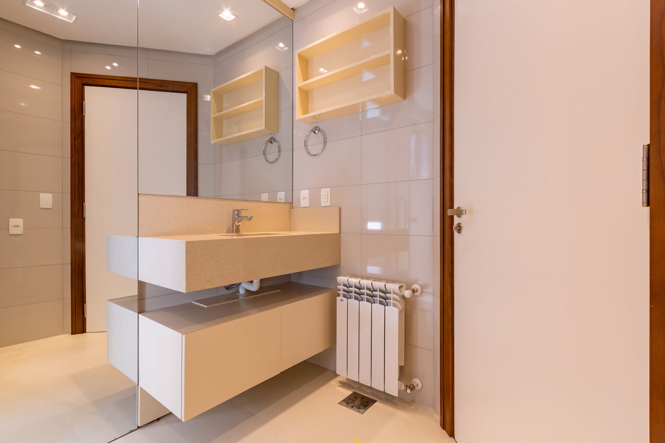 Recanto Das Rosas - Apartamento 104 - Torre Palomino - 3 Vagas de Garagem