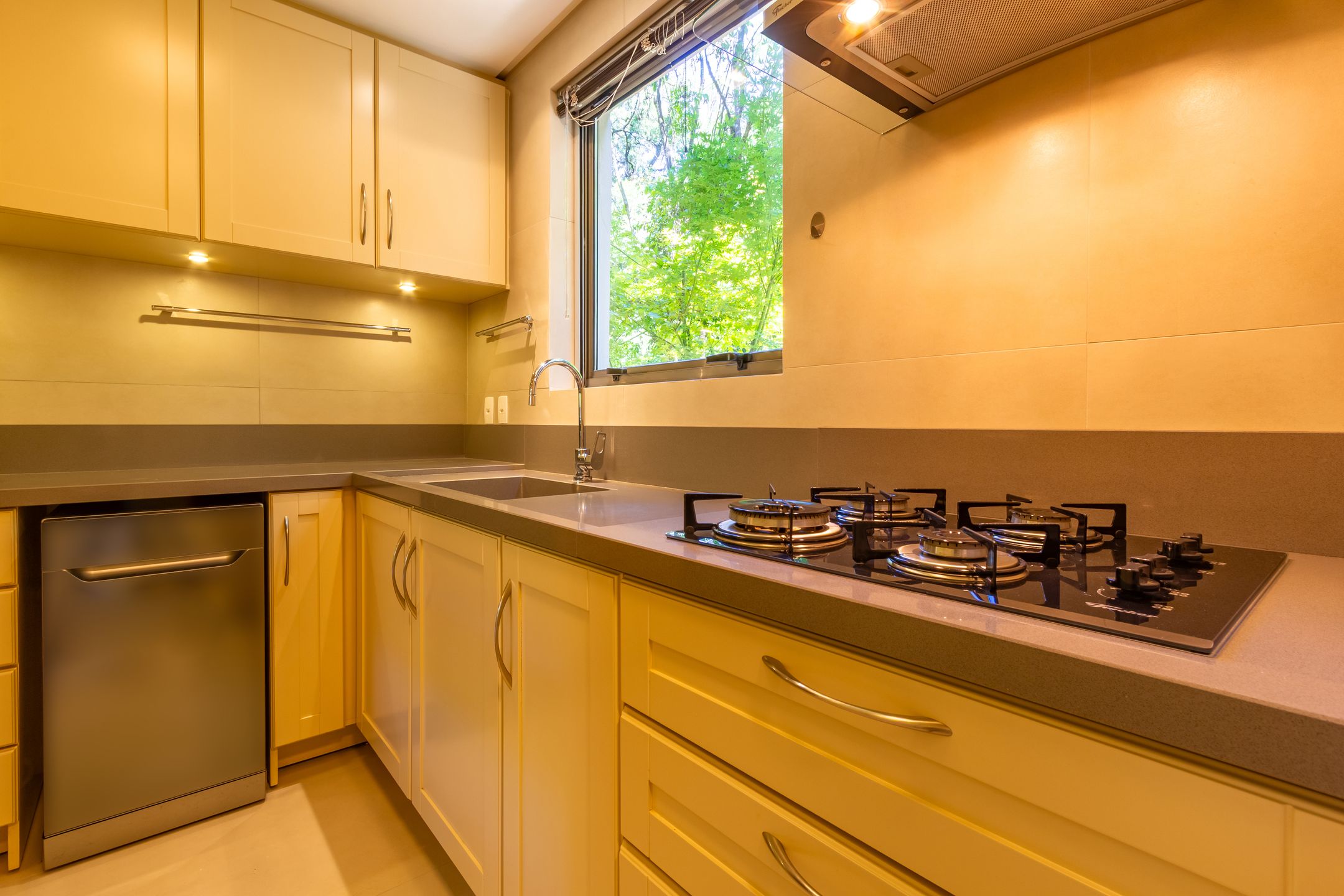 Recanto Das Rosas - Apartamento 104 - Torre Palomino - 3 Vagas de Garagem