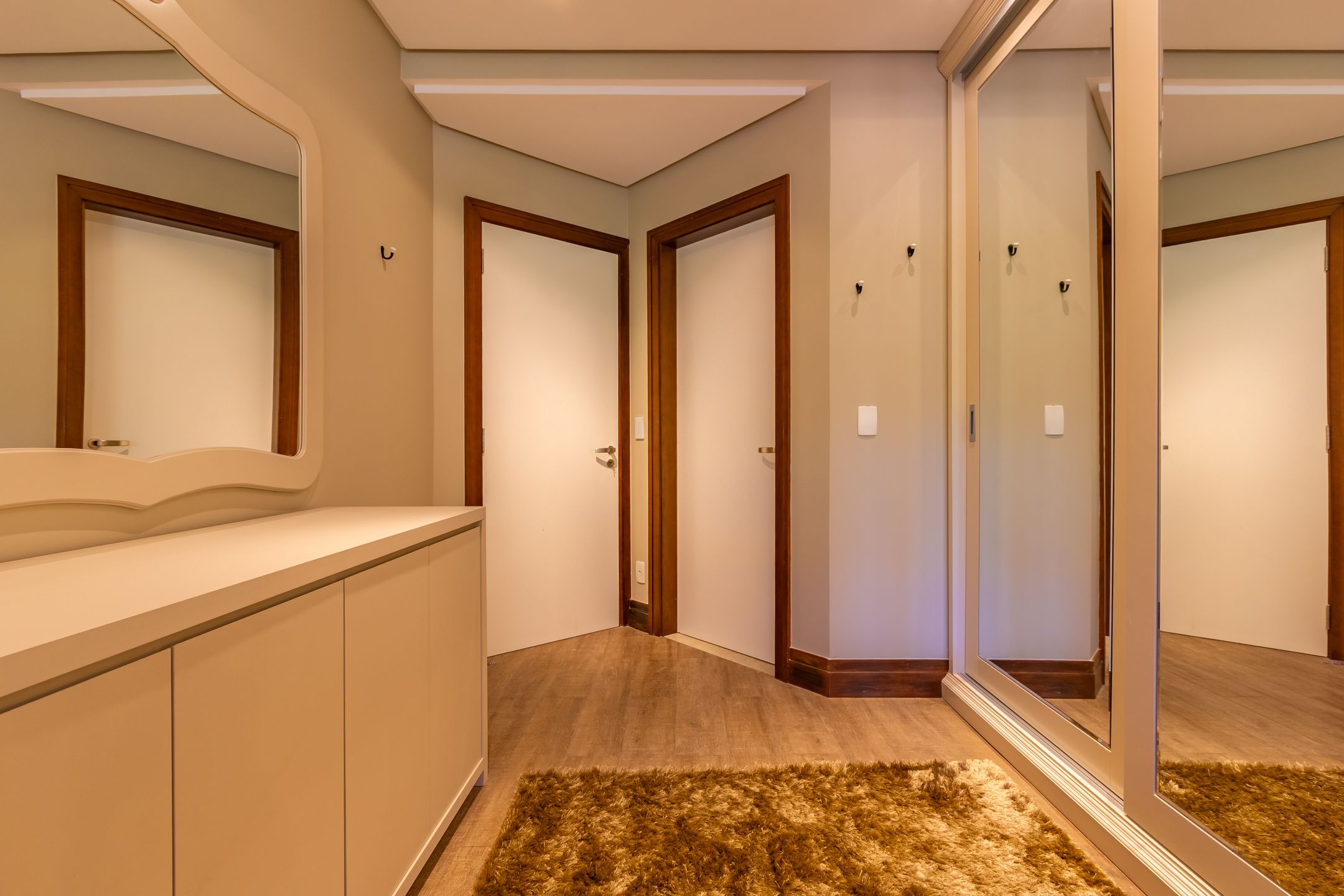 Recanto Das Rosas - Apartamento 104 - Torre Palomino - 3 Vagas de Garagem