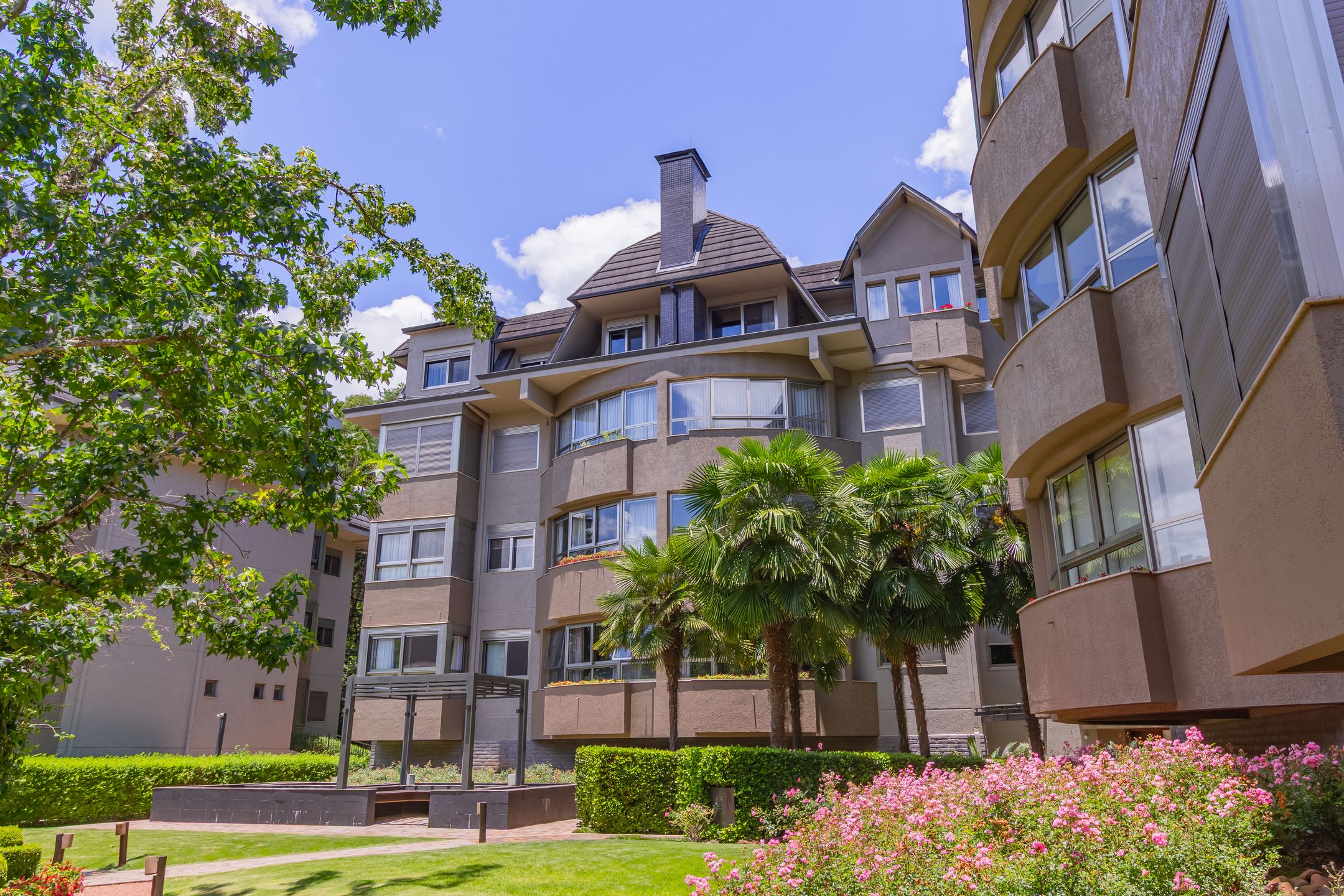 Recanto Das Rosas - Apartamento 104 - Torre Palomino - 3 Vagas de Garagem