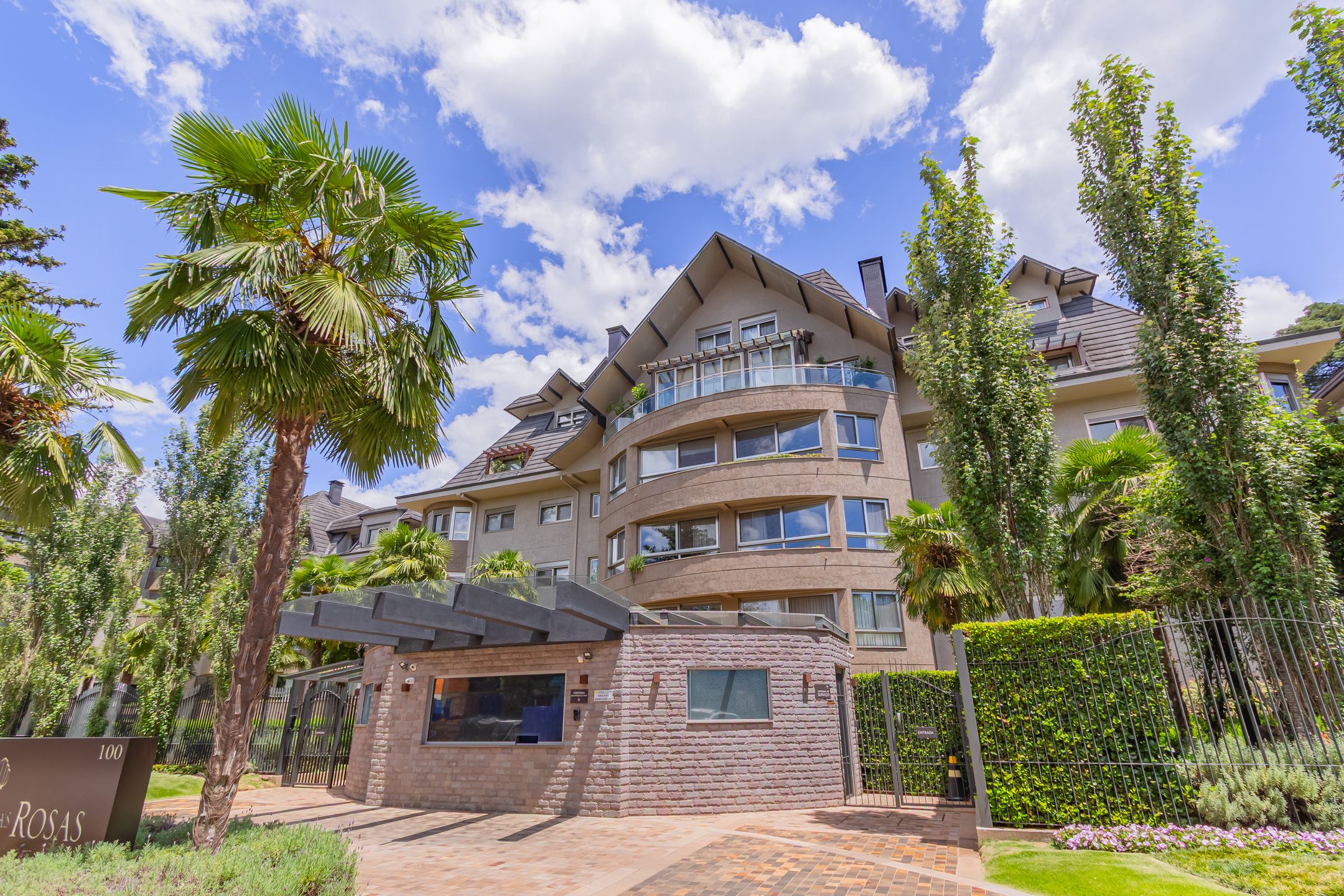 Recanto Das Rosas - Apartamento 104 - Torre Palomino - 3 Vagas de Garagem