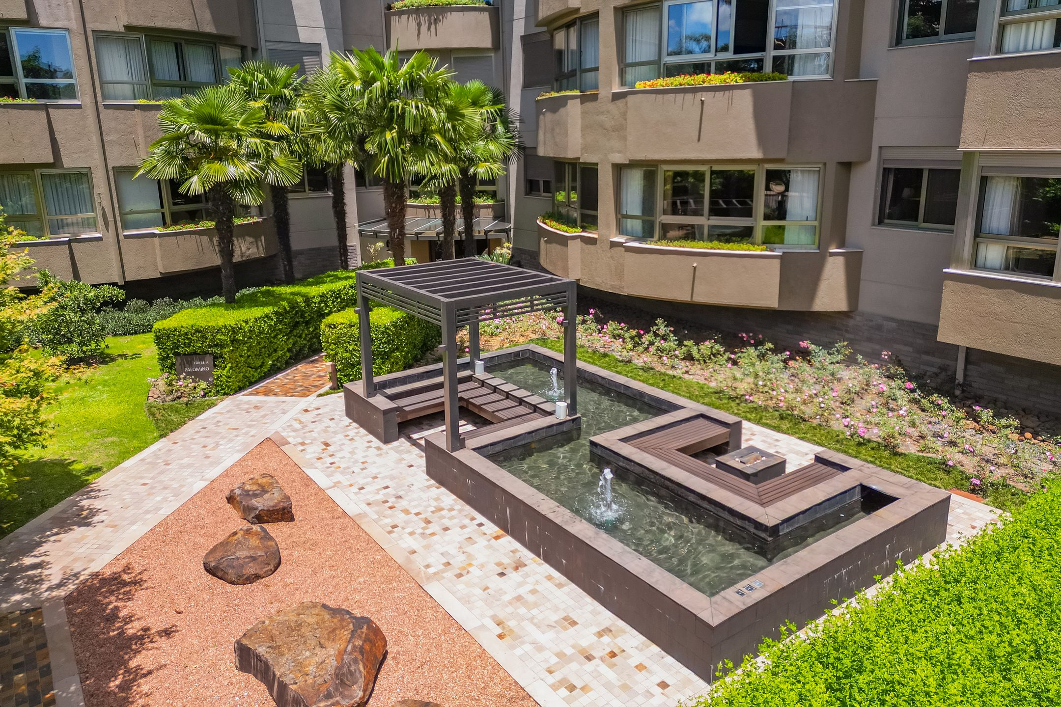 Recanto Das Rosas - Apartamento 104 - Torre Palomino - 3 Vagas de Garagem