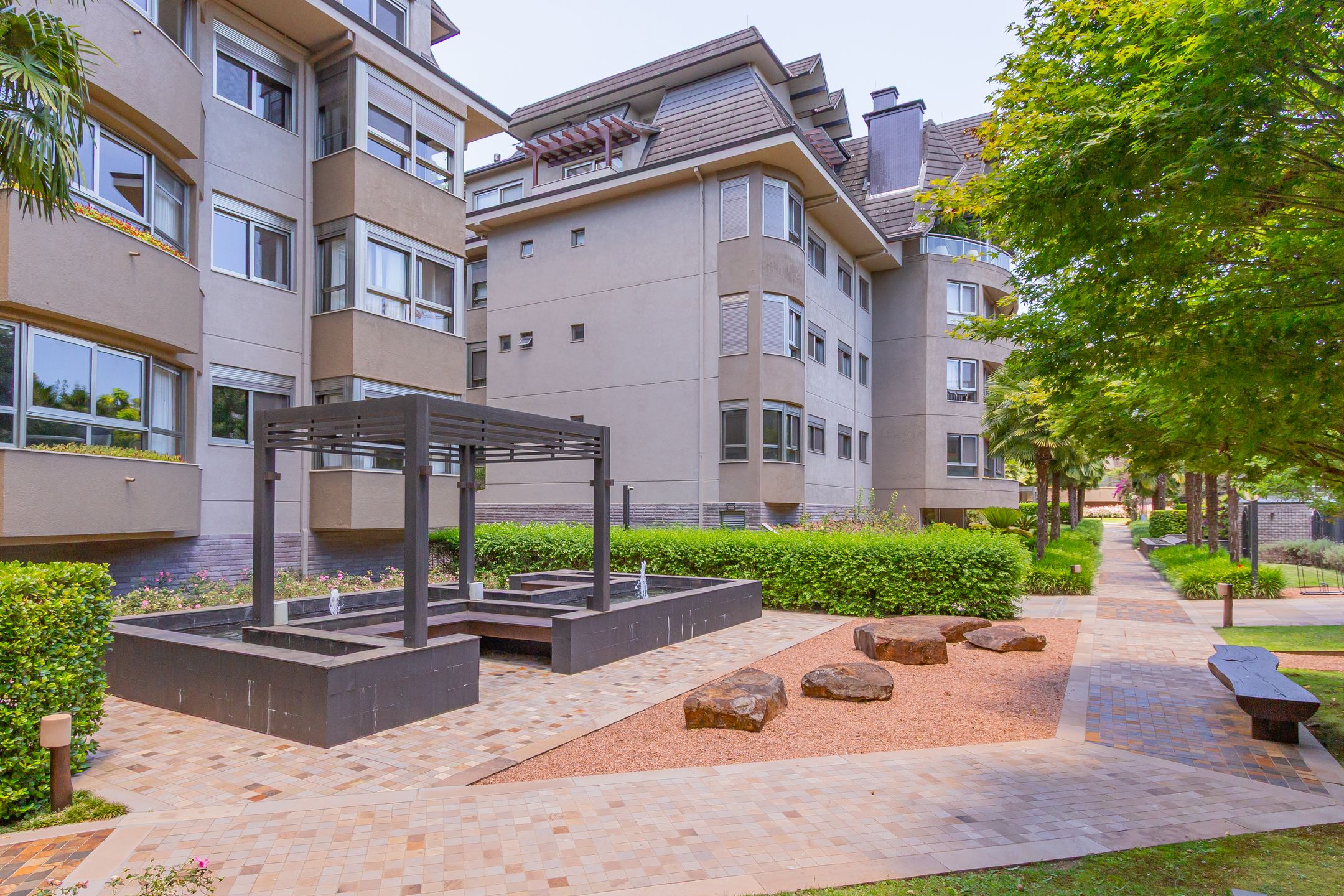 Recanto Das Rosas - Apartamento 104 - Torre Palomino - 3 Vagas de Garagem
