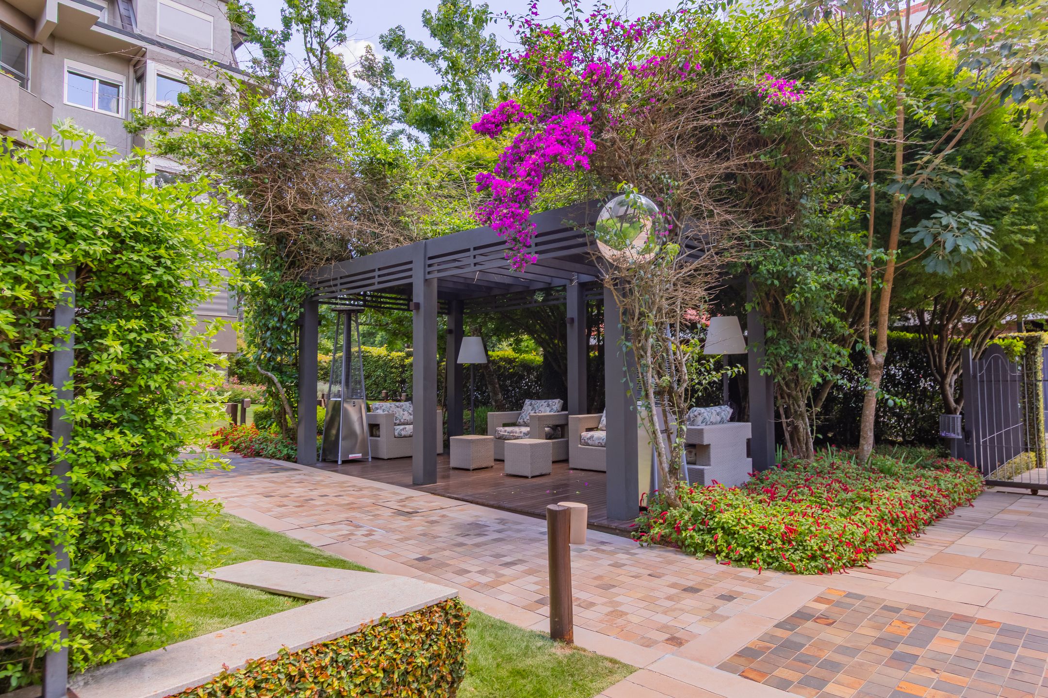 Recanto Das Rosas - Apartamento 104 - Torre Palomino - 3 Vagas de Garagem