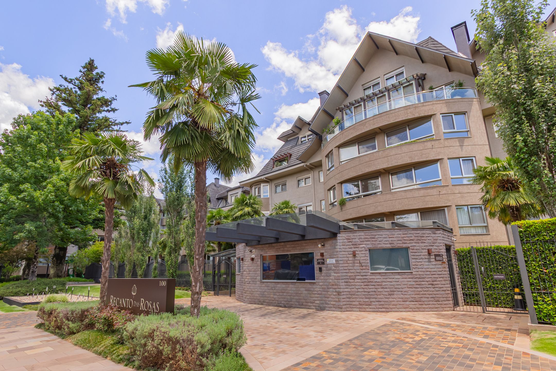Recanto Das Rosas - Apartamento 104 - Torre Palomino - 3 Vagas de Garagem