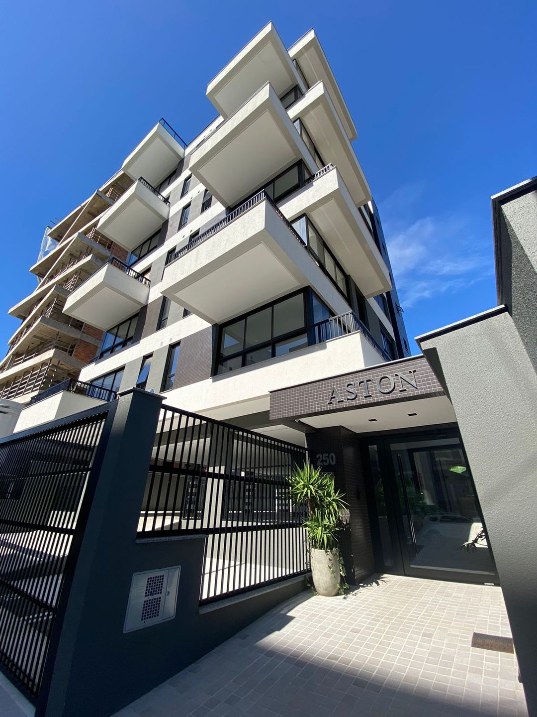 ASTON | PRAIA DA CAL