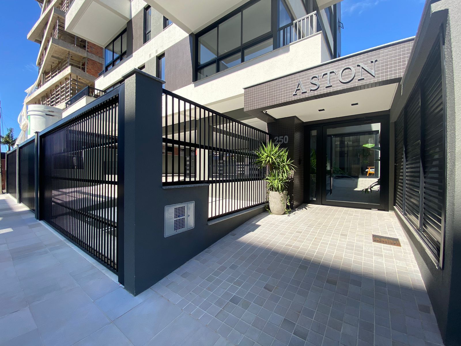 ASTON | PRAIA DA CAL