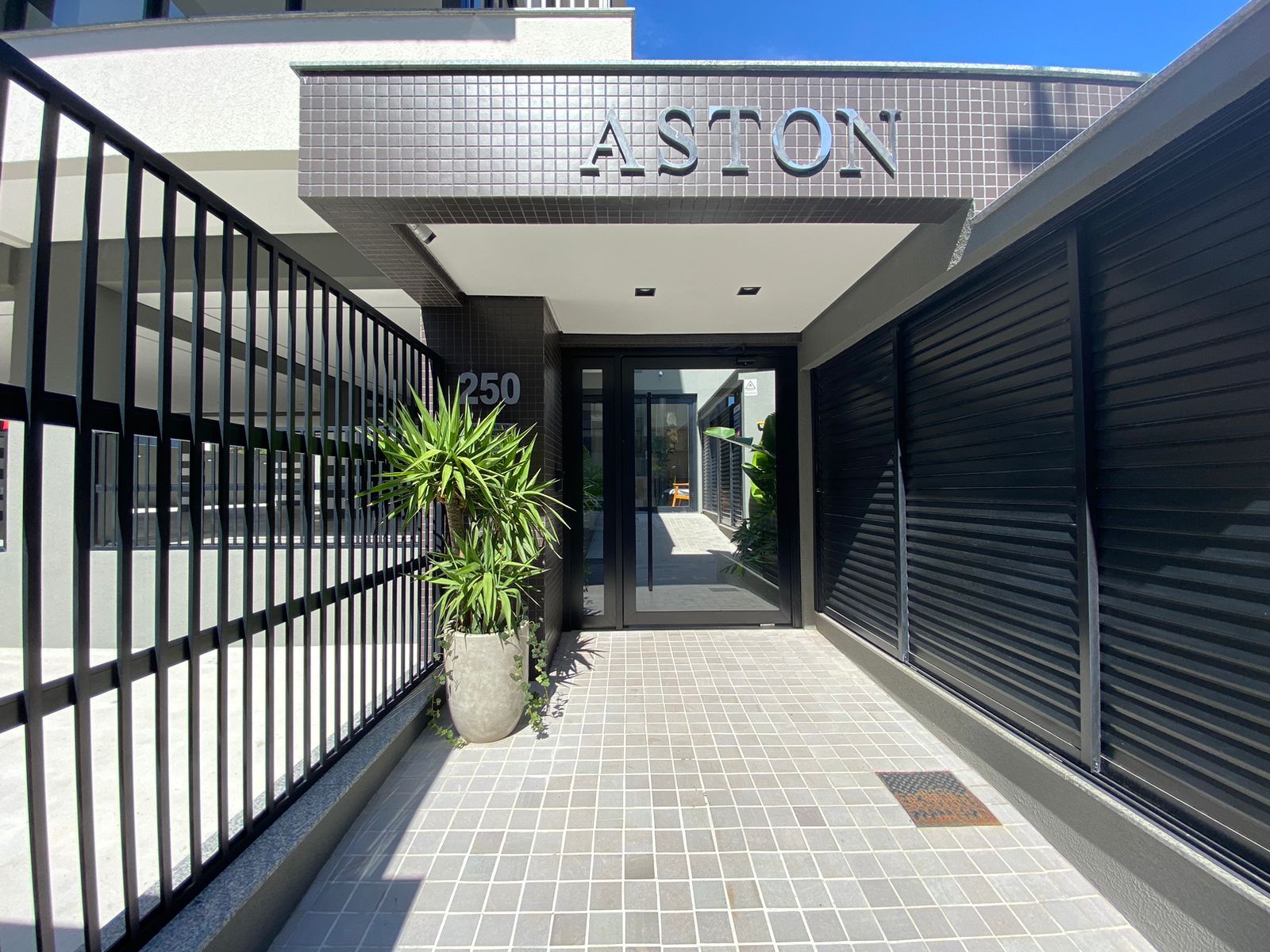 ASTON | PRAIA DA CAL