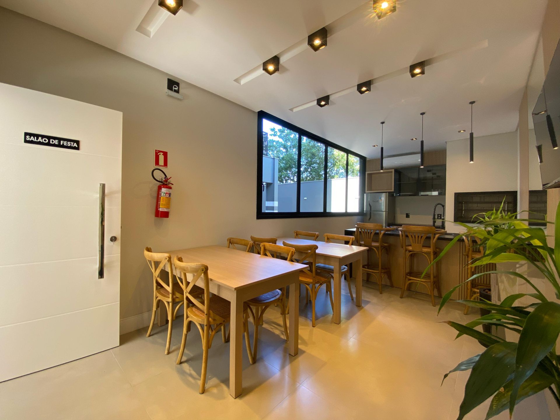 ASTON | PRAIA DA CAL