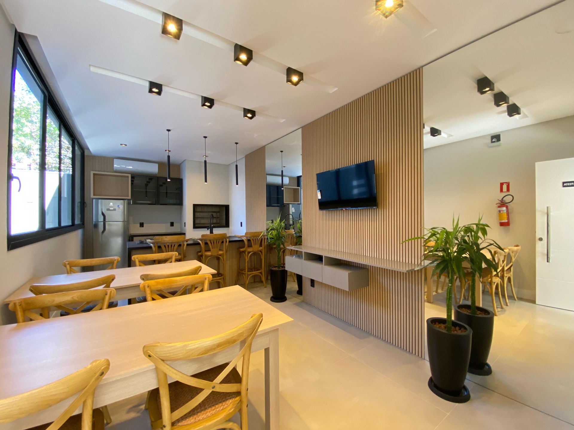 ASTON | PRAIA DA CAL