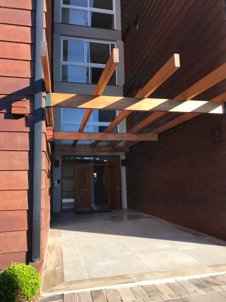  - Cobertura à venda em Gramado, Av. Central, com 4 quartos, 128m²